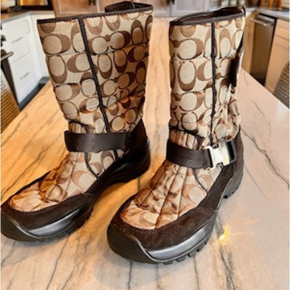 women’s winter coach boots! size 9.5 lightly used! great condition - Picture 3 of 4